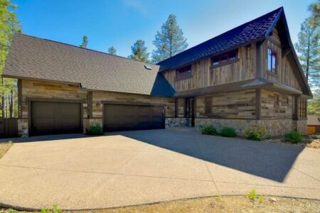 Photo of GORGEOUS PINE CANYON GET AWAY!